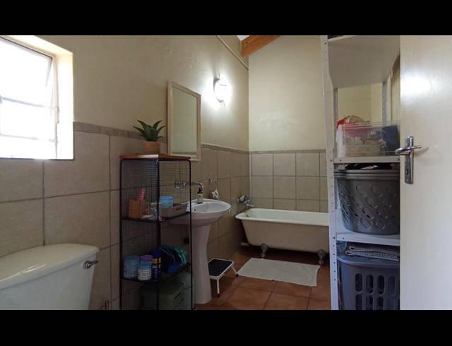 3 BEDROOM HOUSE FOR SALE IN MORELETA PARK